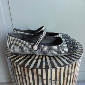 B2 Palace Stones Flats NWOT